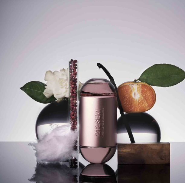 Carolina Herrera 212 Sexy - Eau De Parfum Kadın 100 ml